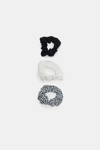 Stradivarius Set of 3 gingham scrunchies