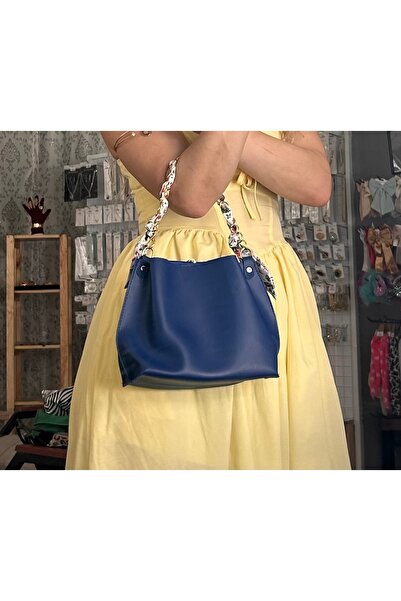 Niloshe&Sinoshe NS Accesories حقيبة نسائية بتفاصيل شال ومقبض سلسلة