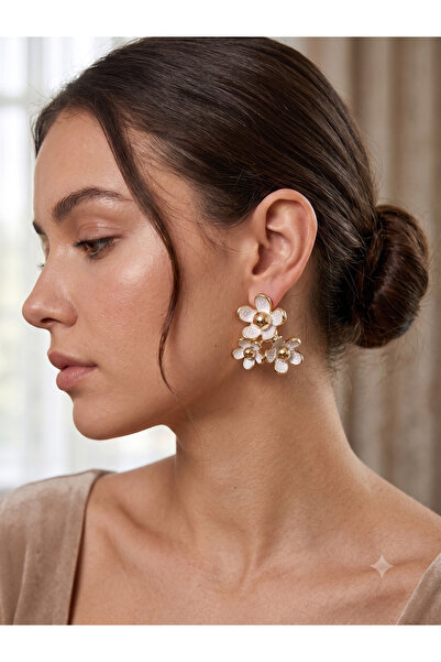 BİJU YILMAZ White triple flower figured earrings - 26vipk46