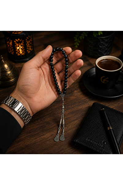 Bk Gift سبحة رجالية معدنية باللون الأسود غير اللامع مع شرابة معدنية