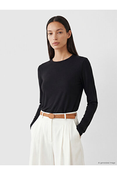 LC Waikiki Trendlucky Women's T-Shirt with Oval Collar and Difference Detail