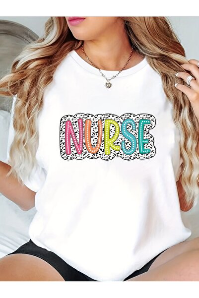 STITCHLY تي شيرت نسائي بأكمام قصيرة وياقة مستديرة - تصميم جريء بطباعة NURSE م...