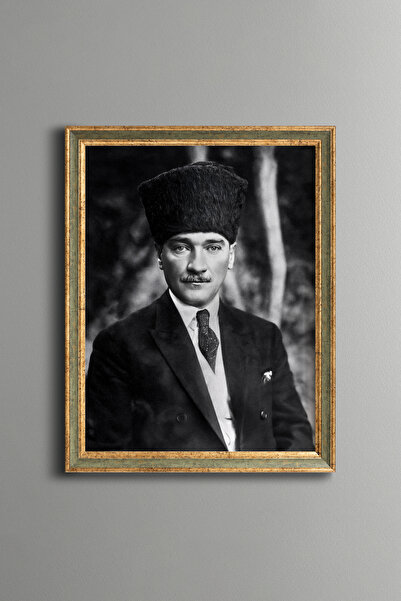 epiqart Ataturk - Vintage Patterned Painting - Fine Model