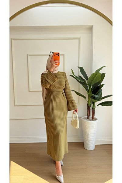 Nisa Nalbantoğlu Striped Belted Hijab Dress