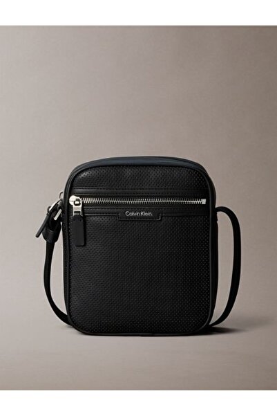 Calvin Klein PERFORATED SİYAH ERKEK ÇAPRAZ ÇANTA