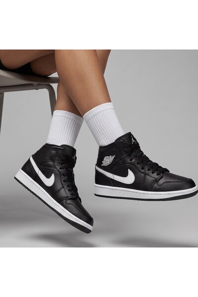 Nike Air Jordan 1 Mid Black Sneaker Sportie (Slim Fit)
