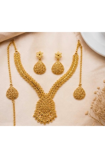 FASHION Luxury Gold-Plated Filigree Choker Set with Matching Hanging Earrings...