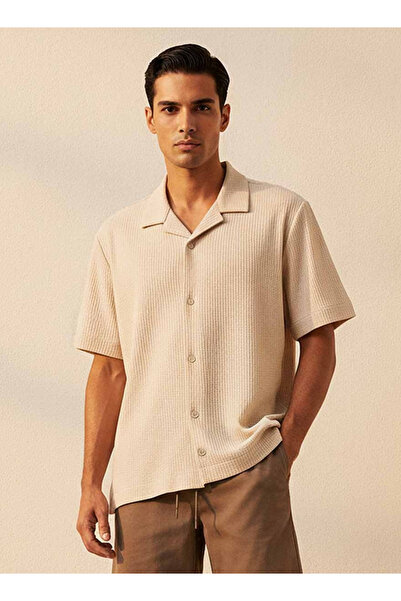 Iconic Splash Regular Fit Camp Collar Textured Short Sleeves Shirt