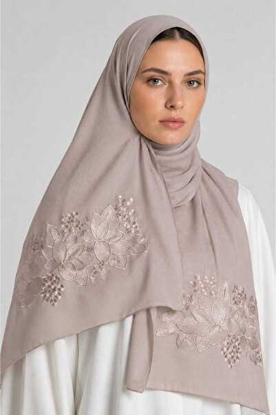 Veil Designer طرحه روز اوف وايت طبقتين بتطريز علي الطرفين قماش بوال ياباني 19...