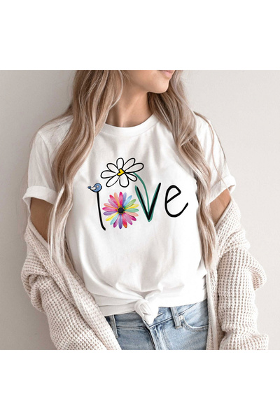 Orielle Τρικού " (Tricou) is a brand name.  "Love Flowers " is the translatio...
