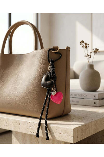 REDTAG مشبك على شكل قلب أسود لتزيين الحقائب