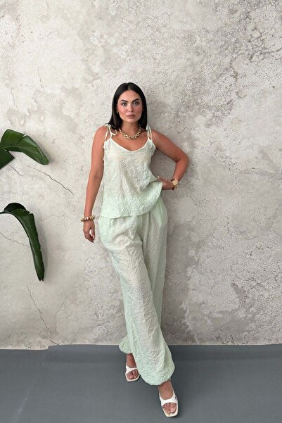Elbee Fashion Woman طقم بلوزة وبنطلون باللون الأخضر الزيتي