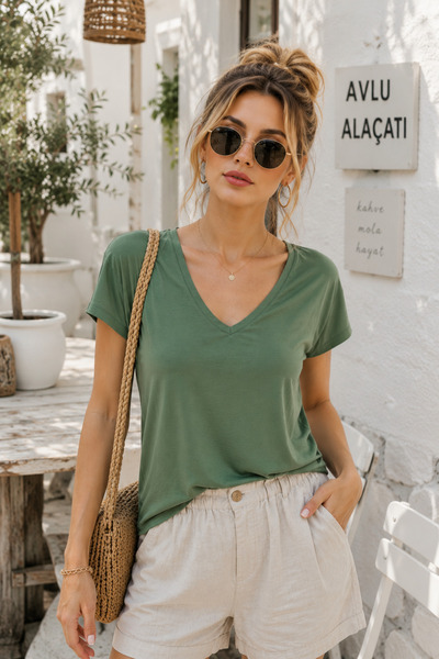 Rich Women's Green Viscose Front Back V-Neck T-Shirt Bat Sleeve Relaxed Blouse
