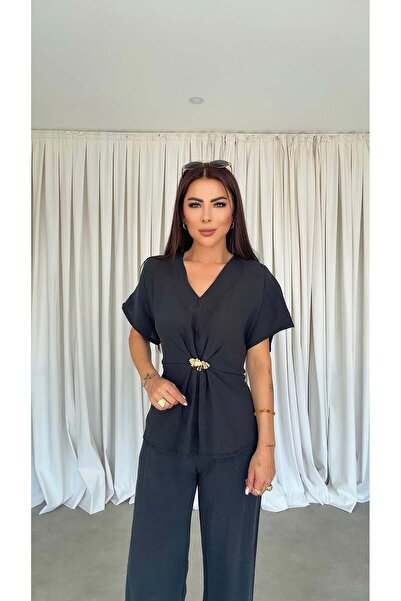 DİDEM GÜLTAKTI طقم نسائي من نوفا بتفاصيل مشبكية باللون الأنثراسيت