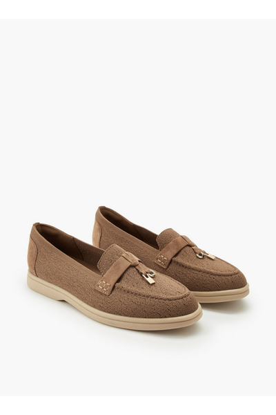 Le Confort Women Metal Charm Loafers
