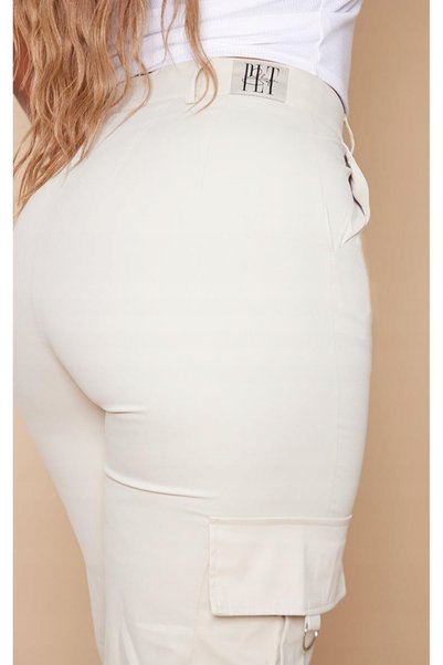 NO BRAND Pantaloni bej, stilați, drepți, cu buzunare, Prettylittlething 44