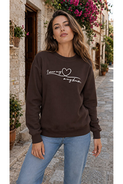 TREND EMMODA سويت شيرت نسائي بطبعة قلب مكتوب عليه خط فني وياقة دائرية، مريح ل...