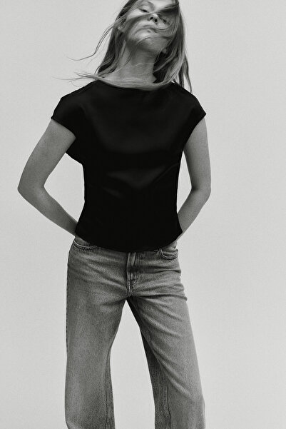 H&M Oyuklu Saten Üst