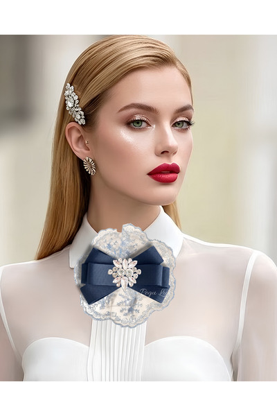 pegu baby collection بروش بتصميم خاص من الدانتيل الأزرق الفاخر، بروش يُلبس عل...