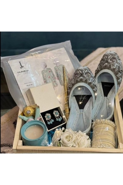 Generic Brand Handmade Henna & Jewelry Gift Hamper | Premium Gift Box | Gift ...