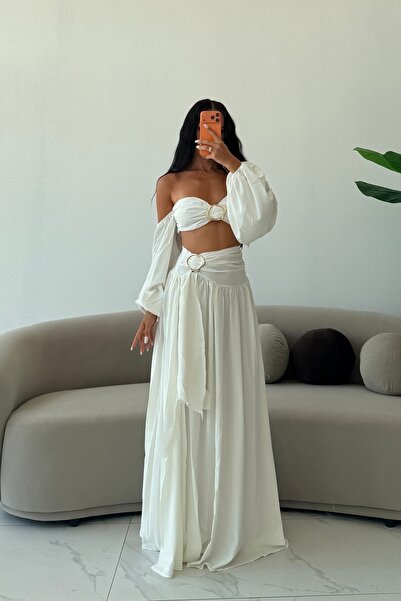 OKSOCOLLECTİON Beyaz Tokalı Yırtmaçlı Etek ve Büstiyer Takım