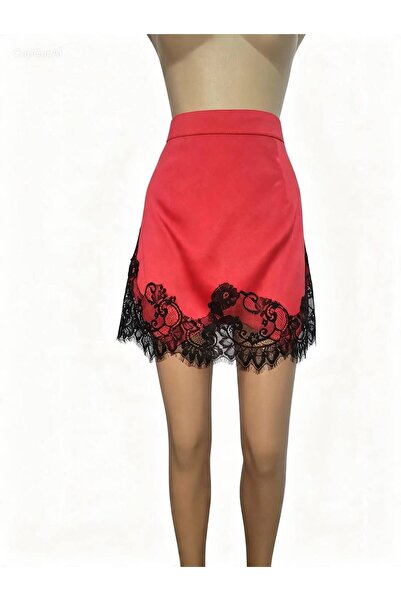 Atelier Carmen Babes Fusta scurta rosie cu detalii din dantela neagra
