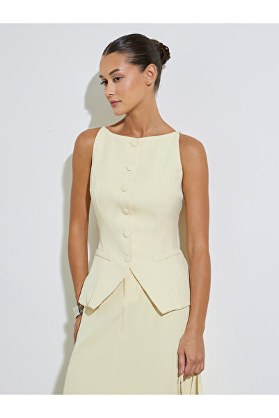 Styli Yellow Pocket Details Strappy Waistcoat Top