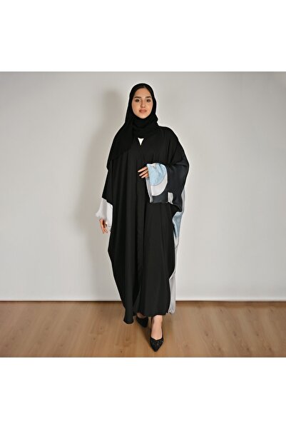 HAWRAA ABAYA عباية بشت بكم واسع بتصميم بتداخل الحرير المطبوع بشكل نصفي