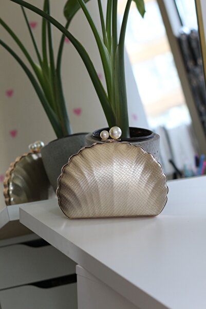 Moom Bag Kadın Gold İstiridye İncili Zincirli Omuz Çantası