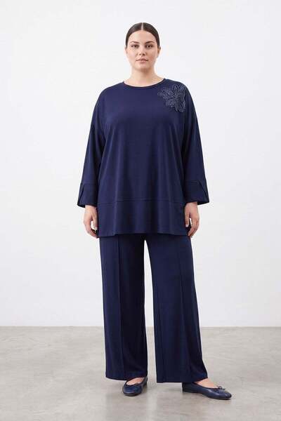 Puane Plus Size Navy Blue Suit with Embroidery Detail and Trousers 19287