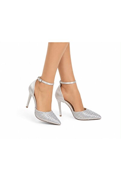 Kadın Gümüş Taşlı Sivri Burun Bilekten Bantlı Stiletto Ayakkabı