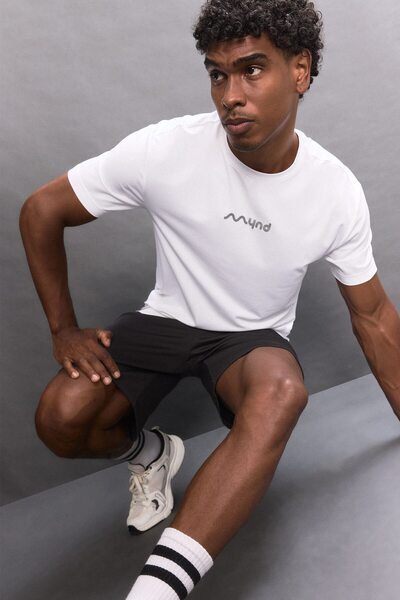 DeFacto Standard Fit Crew Neck Chest Printed Short Sleeve T-Shirt H4148Ax26Au