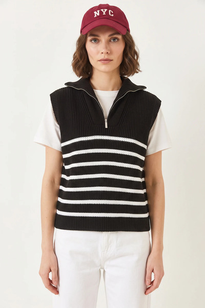 Generic Brand Women's Zippered Thessaloniki Knitted Sweater Black White
