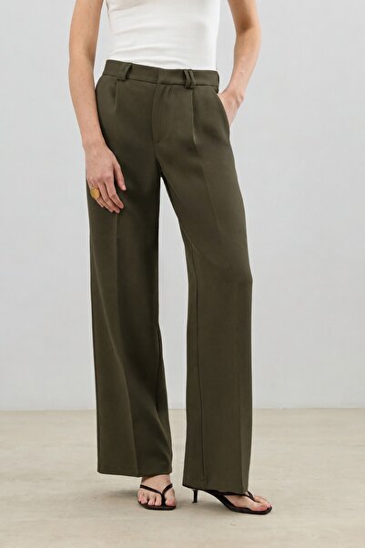 Antioch Relax Fit Pleated Women's Trousers