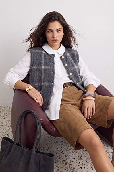 Trendyol Kollektion Special Collection Anthrazitfarbene Strickweste mit weich...