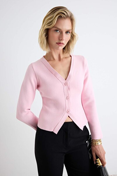 Trendyol Collection كارديجان تريكو فاخر/خاص من خيوط مميزة بفتحة رقبة على شكل ...