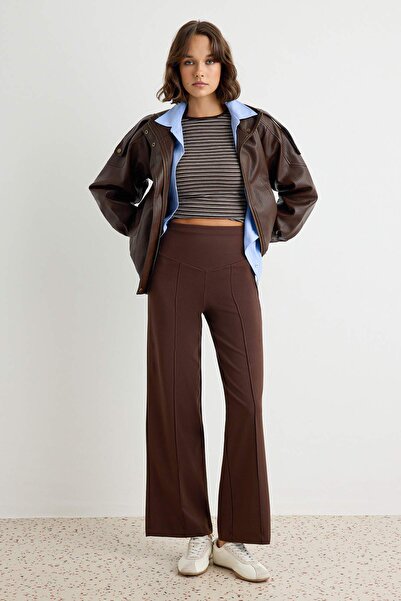 Trendyol Kollektion Braune, gerade geschnittene Hose mit normaler Taille und ...