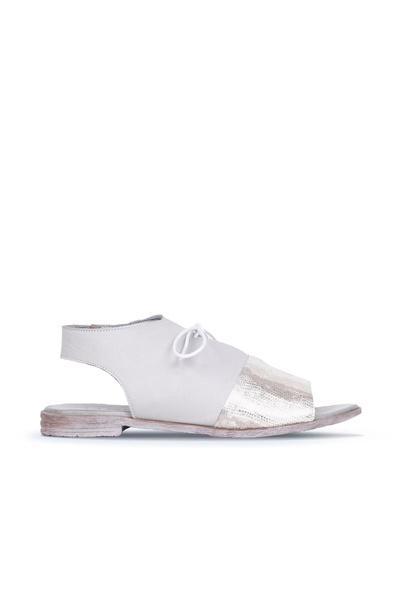 Bueno Shoes جري سنايك جلد للنساء صندل 01ws2510