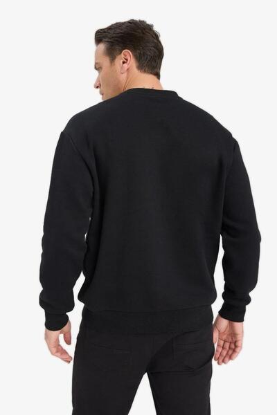 DeFacto Oversized Loose Fit Crew Neck Thick Basic Plain Sweatshirt T5139AZ24AU