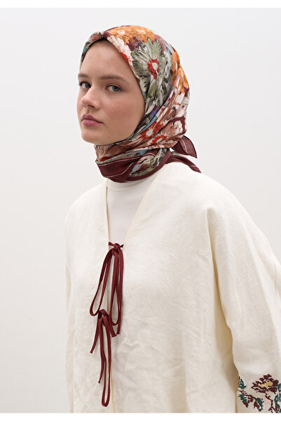Freshscarfs Βαμβακερό φουλάρι βισκόζης με σχέδιο Τζάσμιν Τζόι σε μπορντό χρώμα
