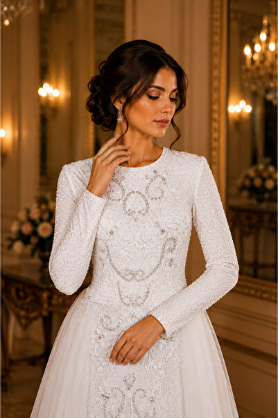 Lovely Dress Beyaz İşlemeli Tül Detaylı Uzun Abiye Elbise