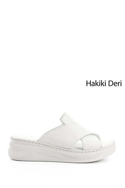 GÖNDERİ(R) Kadın Beyaz Çapraz Bantlı Dolgu Topuk Hakiki Deri Comfort Terlik