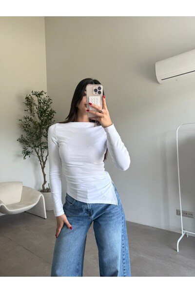 Bade Butik Bela bluza sa lađastim izrezom Naborano
