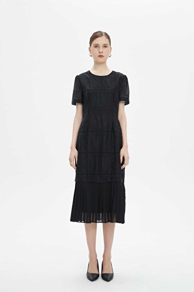 Nichii Pleated Midi Dress with Short Sleeves