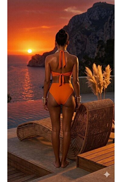 DEEP BEACH Triangle Twist Toparlayıcı Bikini Üstü