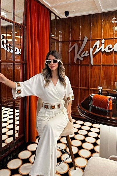 Angel Mia Süzene Nakış Detaylı Modal Takım Ekru