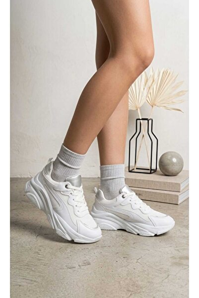 Melinta Shoes حذاء رياضي نسائي من MELINTA أسود خفيف للغاية ونعل عالٍ
