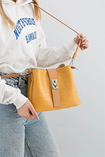 Matthew Cox Women's Crossbody Bag with Logo Detail