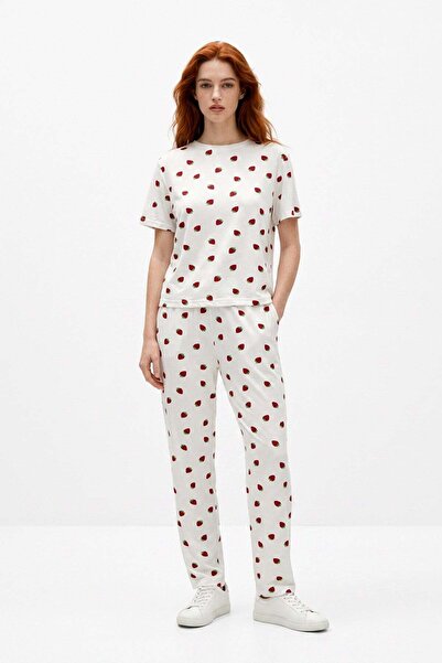 HAKKE Women's Strawberry Printed Comfortable Pajama Set