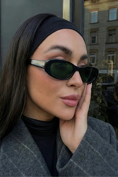 Chunky Frame نظارة شمسية نسائية فاخرة من الزجاج الملون باللون الأسود